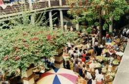 Blick in die Markthalle (1988)